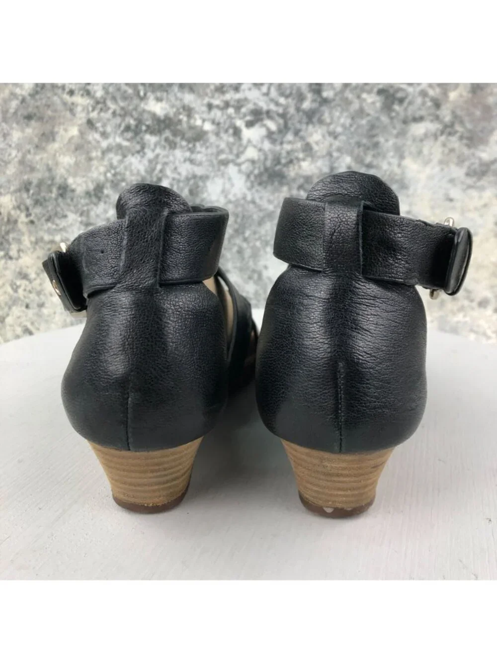 Sofft Women's Size 7.5M Vara Black Leather Open Toe Wedge Heel Sandals